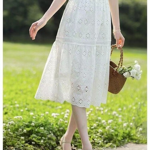 White round-neck French-style dress for women, summer annual women's dress, waist-cinching, temperament, long dress, hollowed-out.