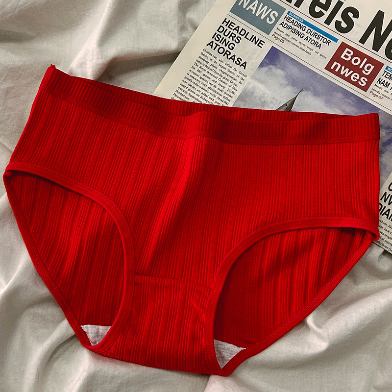 Benmingnian girl briefs ladies Japanese wholesale student underwear breathable cotton mid-waist red plus size simple Benmingnian girl briefs ladies Japanese wholesale student underwear breathable cotton mid-waist red plus size simple