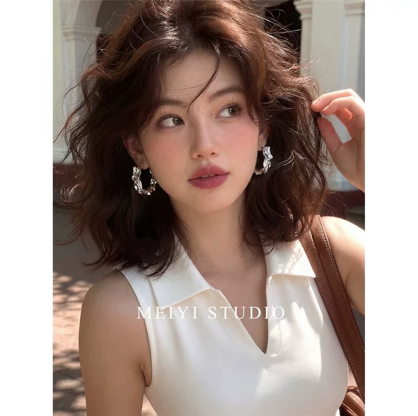 Metal Texture Pleated Irregular Design Earrings, Light Luxury Niche High-End Style, European and American Personality Exaggerated Earrings for Women