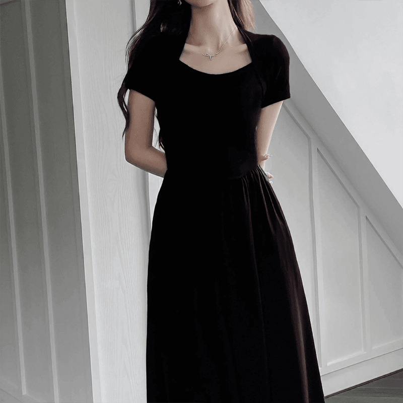 Hepburn-Style Square-Neck Dress for Women, Summer 2026 New Black High-Waisted A-Line Midi Dress for Petite Figures