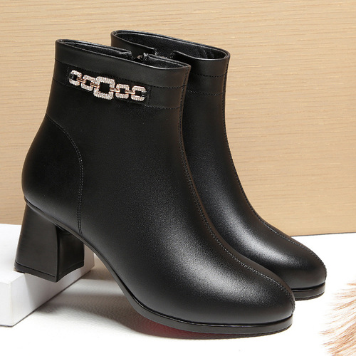 Mom's cotton shoes, women's winter velvet-lined soft leather shoes, warm and non-slip short boots, middle-aged and elderly mid-calf winter boots