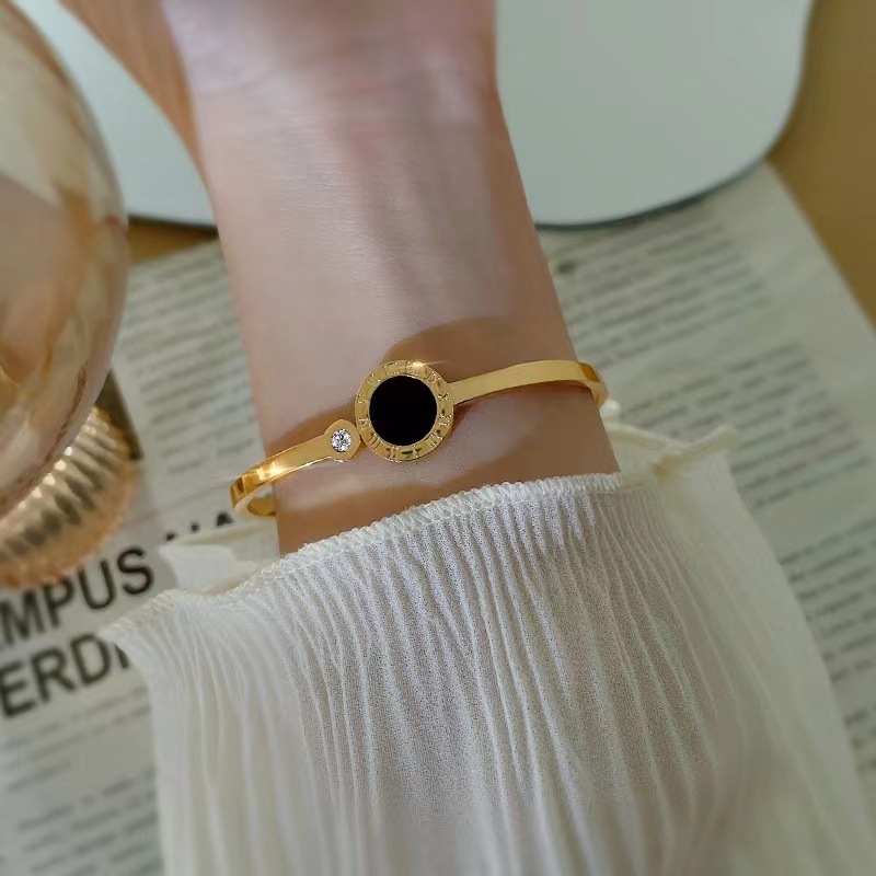 Fashion Geometric Titanium Steel Plating Rhinestones Bangle 1 Piece