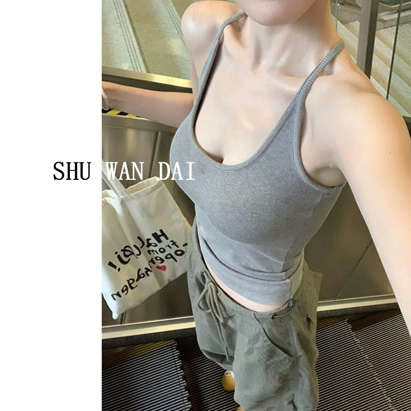 Американская ретро-майка с воротником-стойкой и встроенными подушечками для груди, которую женщины могут носить в качестве верхней одежды с красивыми нишевыми топами без рукавов на спине.