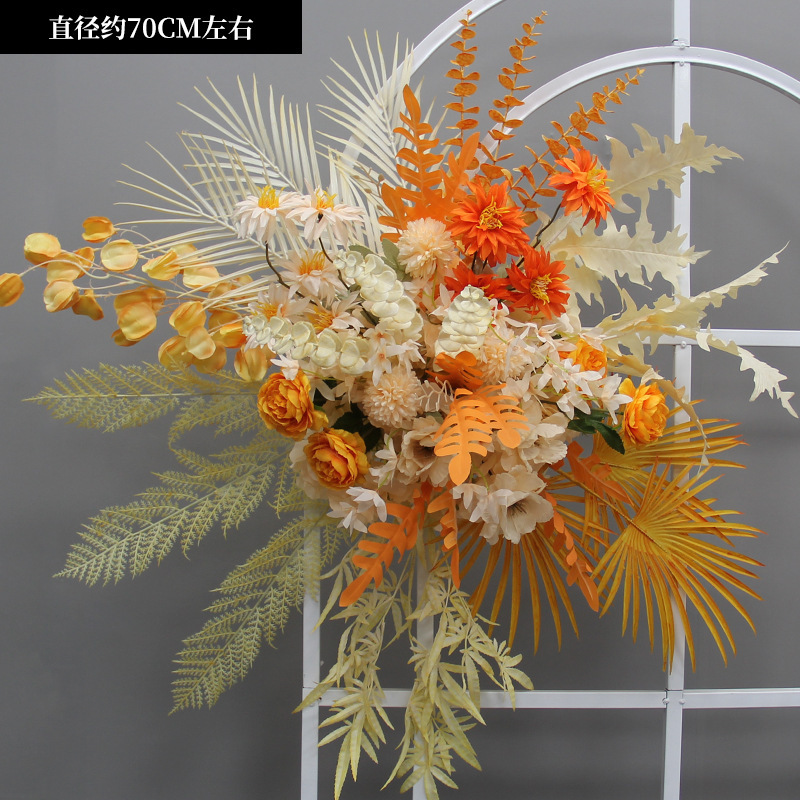 新商品の結婚祝いの大きいタイプの花を並べて絹の花の完成品の装飾をシミュレーションします。|undefined