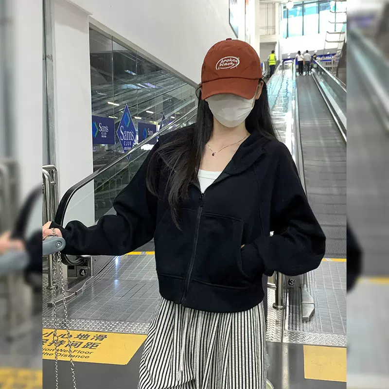 黑色秋冬季卫衣外套女加绒休闲通勤显瘦修身连帽拉链短款开衫上衣