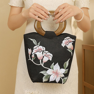 ʮ���һ���ľ�������  �����L���L���L��������ˮͰ�� �̽�����