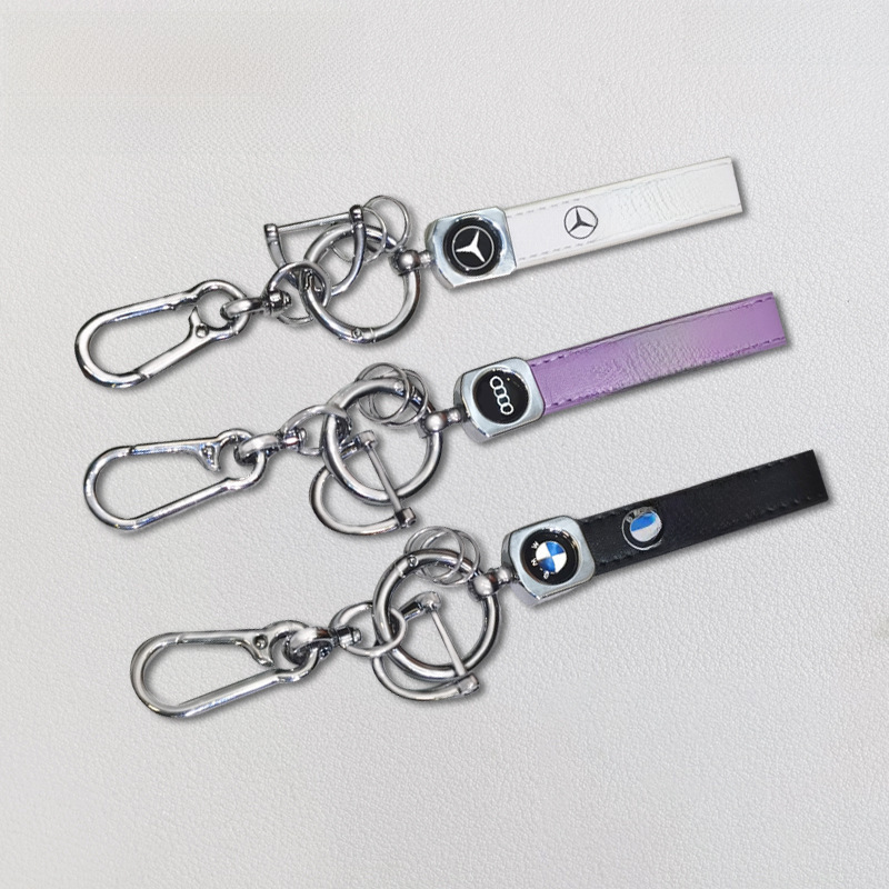 Car keychain for women, exquisite zinc alloy key ring with chain and strap, high-end key accessory for both men and women