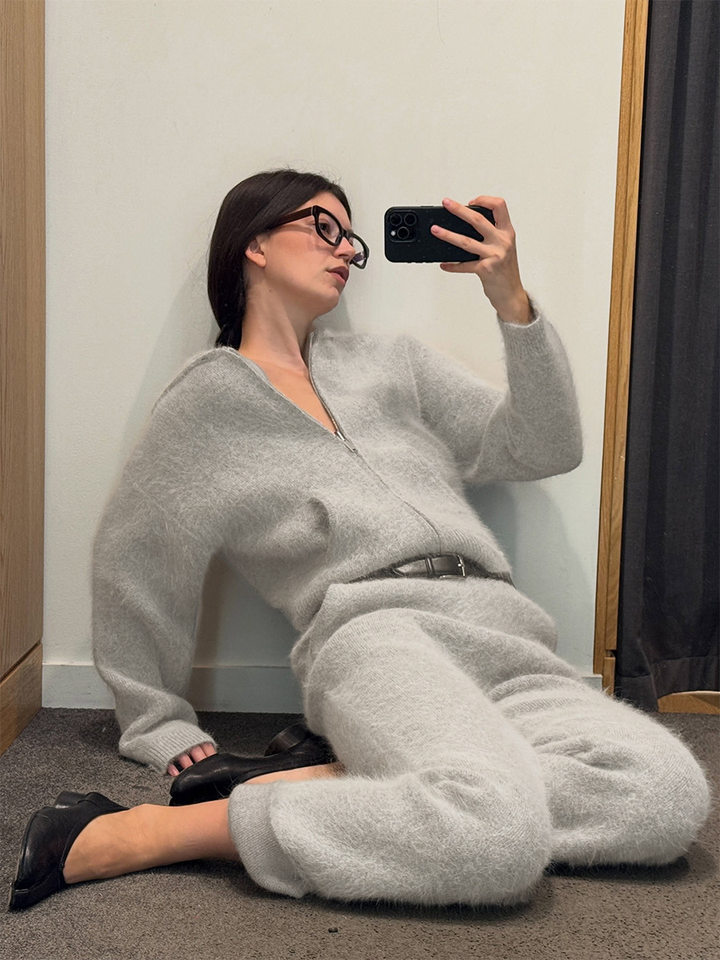 Bộ đôi áo cardigan len dệt kim có mũ khóa kéo viền lông giả và quần dài hai túi dáng rộng — màu xám chi tiết 11