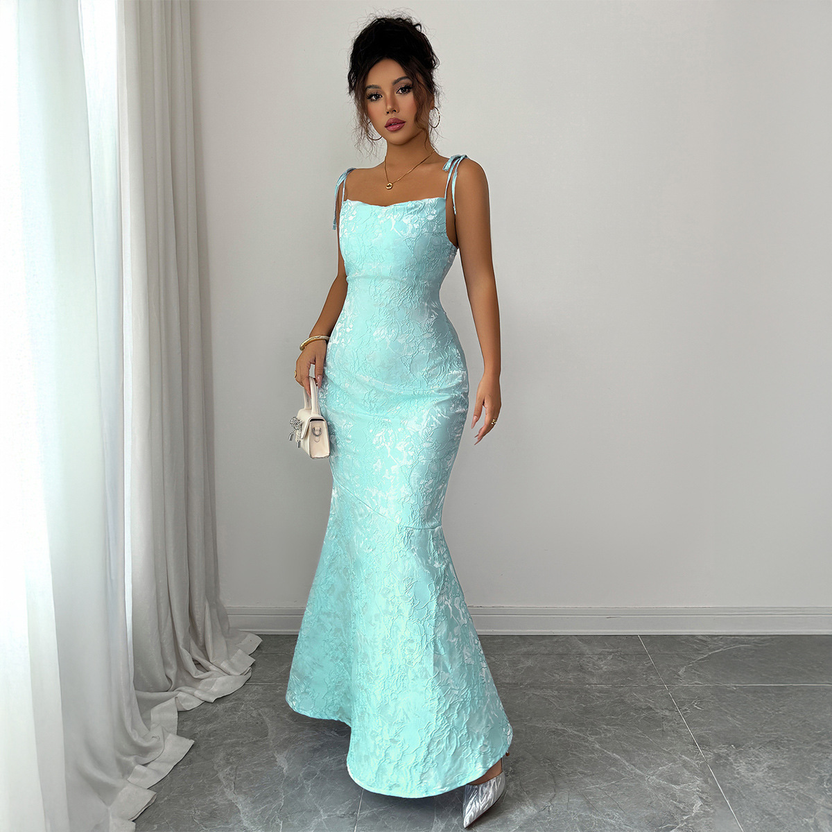 Elegant Bodycon Dress – Sleeveless Wrap Dress For Women (Chic & Versatile) – Stretchy Fabric & Flattering Fit_ecoleips.com