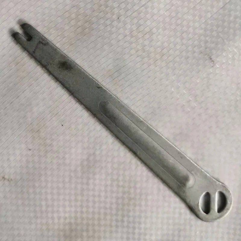 Anti-Skid Chains for Trucks, Cars, and Vans; Seven-Shaped Wrench; Anti-Detachment Hook; Double Hook Horizontal Chain; Universal Wrench; Anti-Skid Chain Accessories
