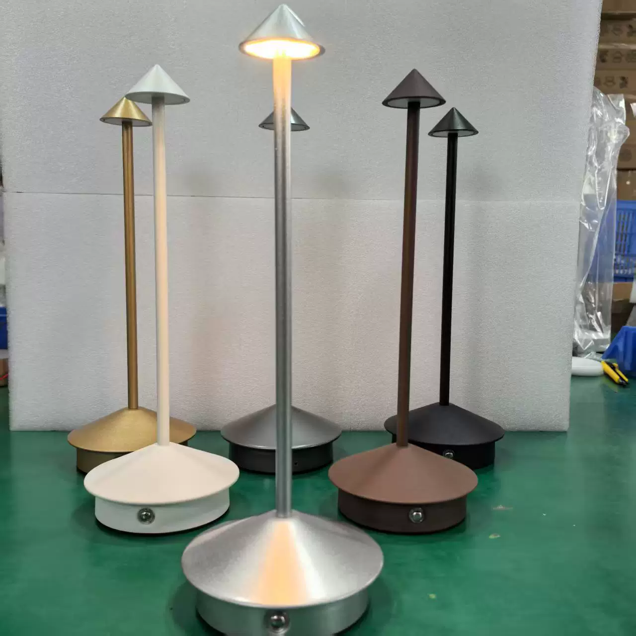 LED-подсветка бар современная минималистичная креативная настольная лампа для гостиной, лампа на стол для кровати, свет, (популярная торговля)
