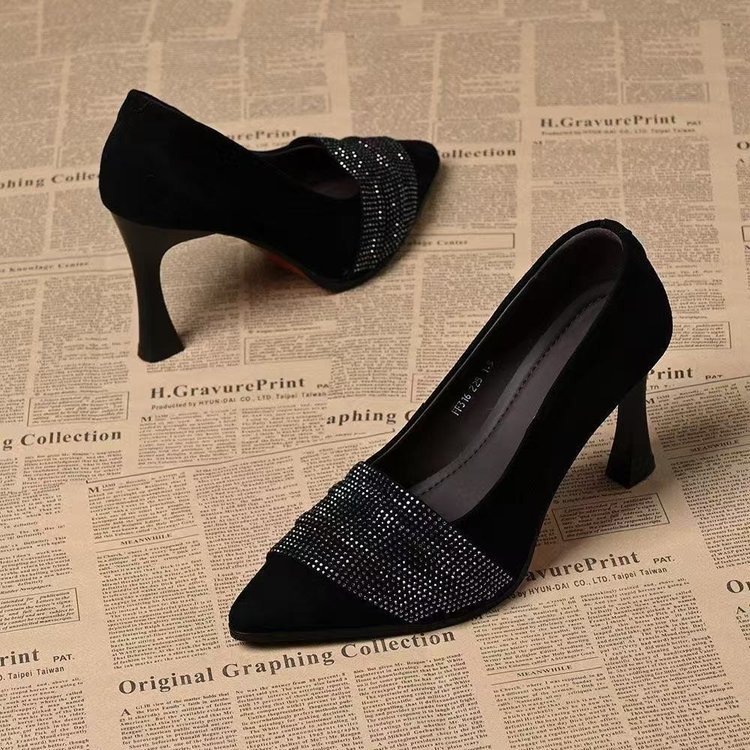 Modas versátiles zapatos de primavera 2026 nuevos zapatos de mujer puntuales zapatos de tacones altos temperamento de diamante francés zapatos de mujer