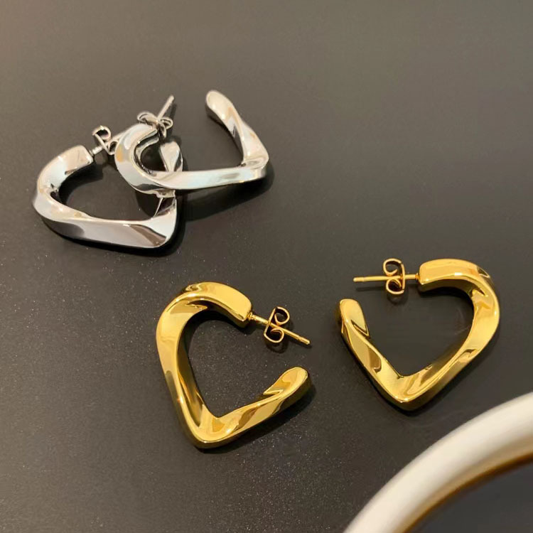 Copper Material 18K Gold Plated Plating 1 Pair Simple Style Heart Shape Solid Color Plating Copper 18k Gold Plated Hoop Earrings