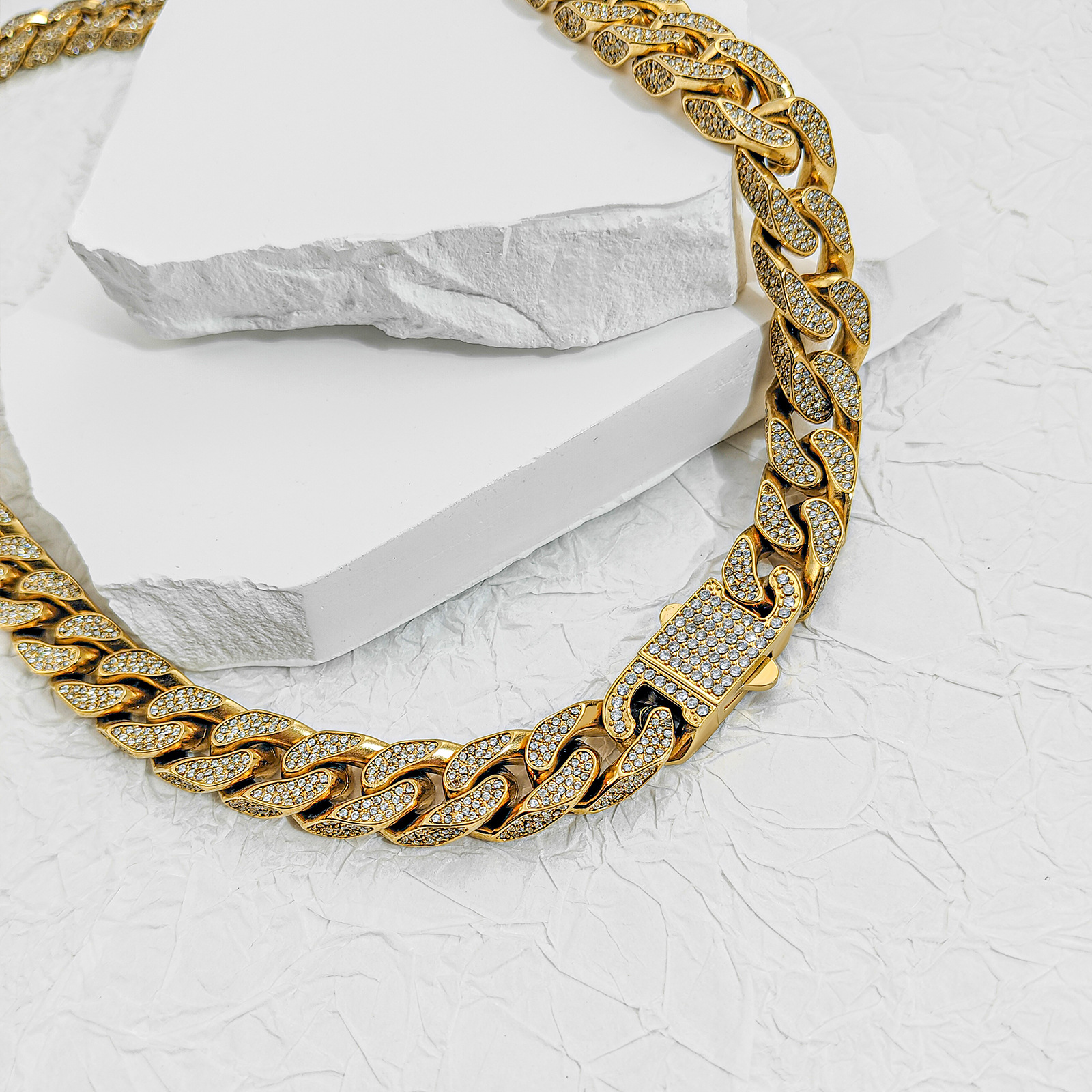 Shida hot selling jewelry 13MM stainless steel diamond-embedded Cuban chain necklace personalized titanium steel full diamond men's accessories chain