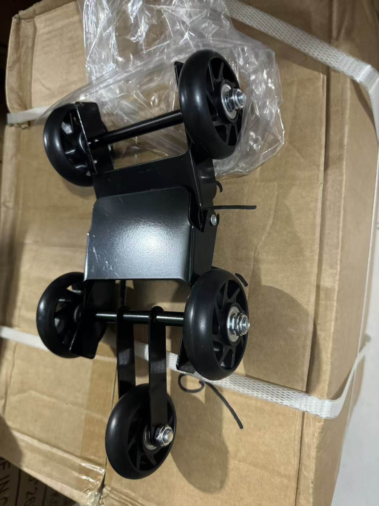 Motuoche – Electric Vehicle Trailer, Təkər hərəkət platforması - black-trailer-black-wheels