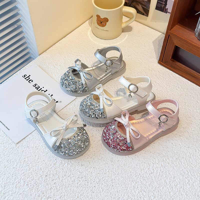 Sandalias para niñas 2025 verano nuevos zapatos de princesa para niños zapatos de cristal Baotou para niñas zapatos de playa para bebés de suela suave image 3