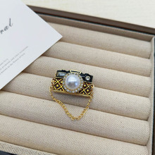 复古照相机胸针高级感轻奢别针饰品防走光扣服饰配件高档收腰神器