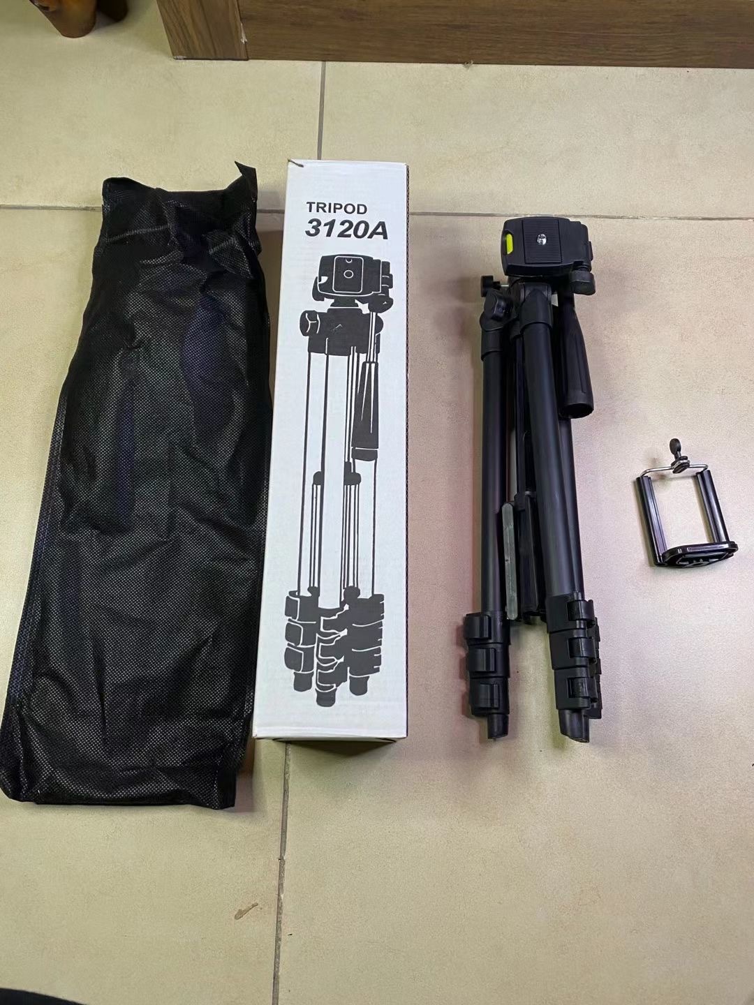 3110 Live selfie trípode aleación de aluminio 3120 negro de cuatro secciones telescópica escritorio teléfono móvil soporte de la cámara