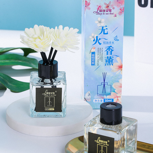 Aromatherapy Indoor Car Fireless Aromatherapy Essential Oil Perfume Long-lasting Deodorization and Fragrance Manufacturer Wholesale Delivery