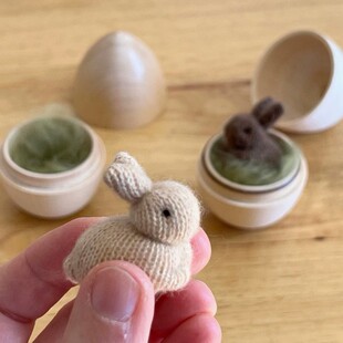 Miniature Cashmere Bunnies in Wooden Eggs ľ��������q��