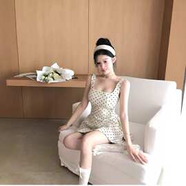 小个子法式波点吊带连衣裙子女夏季2026新款气质绝美字蓬蓬短裙