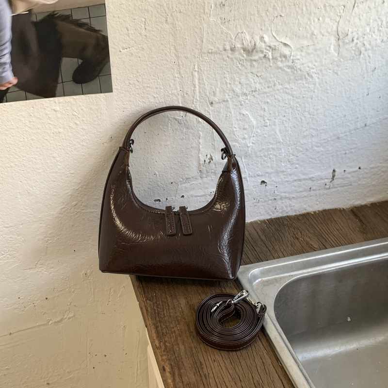 Niche Fashion Glossy Texture Handbag For Women 2025 New Arrival Banquet Small Square Bag Simple Commuter Underarm Bag - Thumbnail 8