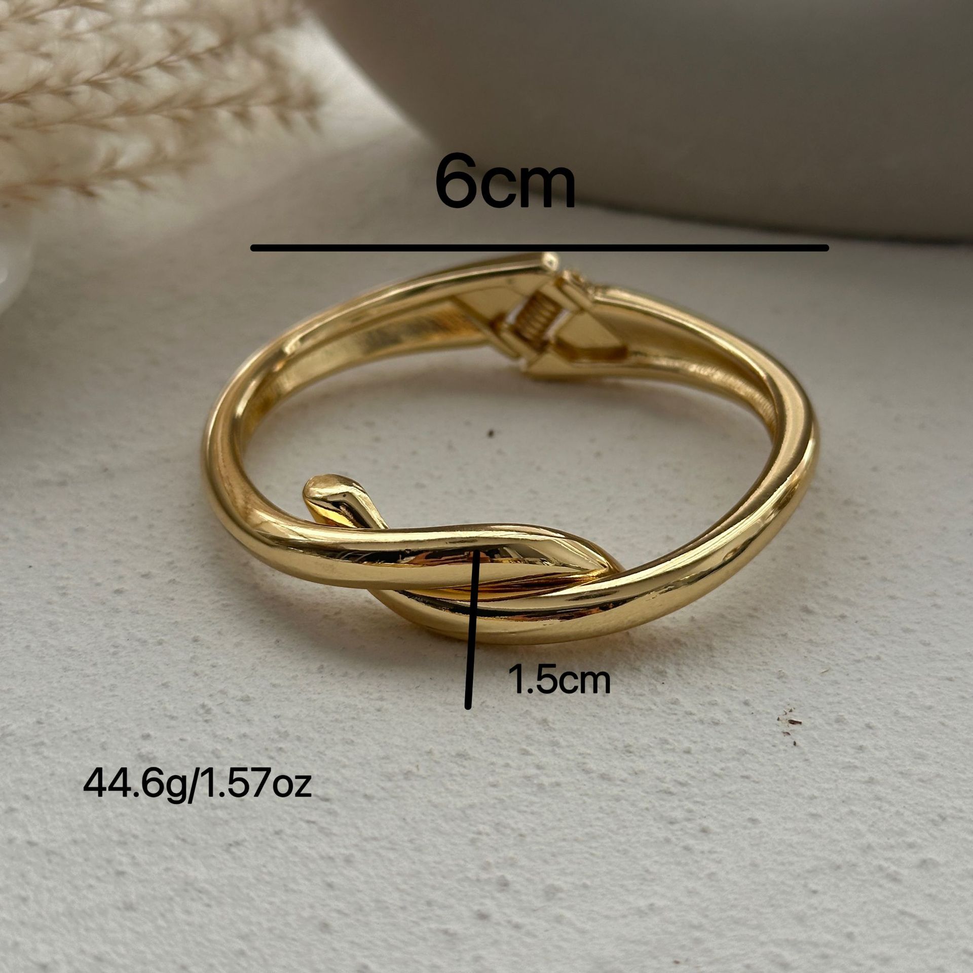56g Weight Bangle Classification Alloy Chain Material 1 Piece Quantity Daily Occasion Alloy Material Solid Color Pattern Women's Gender Plating Design Exaggerated, Simple Style Style Exaggerated Simple Style Solid Color Alloy Bangles Wholesale 20