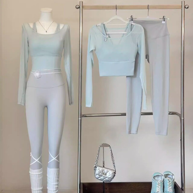 2026 stunning yoga workout top for women, Pilates training top with built-in bra, a very stylish and beautiful fitness top with long sleeves 2026 stunning yoga workout top for women, Pilates training top with built-in bra, a very stylish and beautiful fitness top with long sleeves