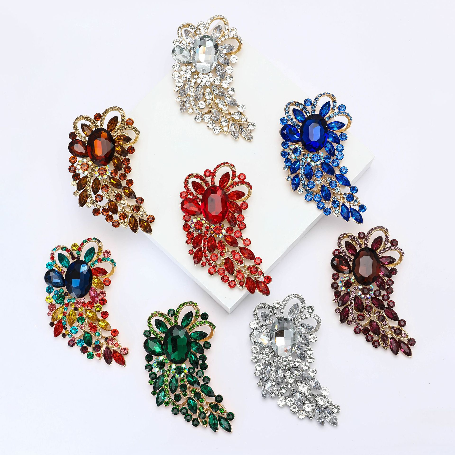 Broche vintage para mujer con perlas y cristales para abrigo_voghion.com