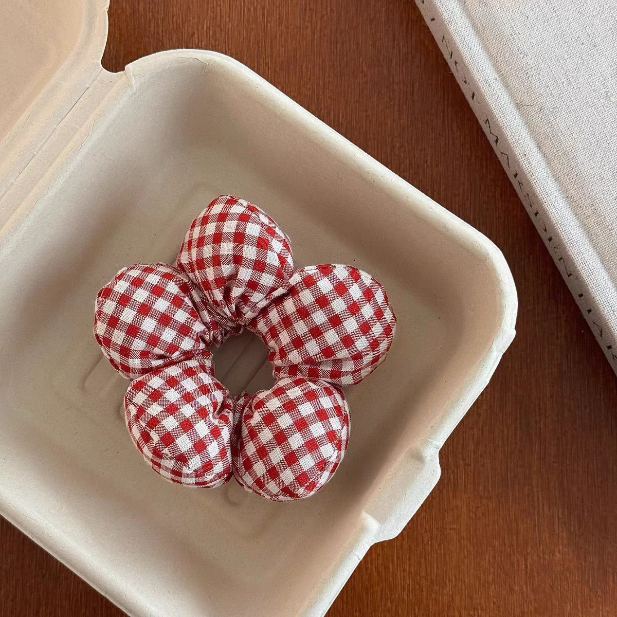 # 빨간색 굵은 체크무늬 머리끈 10cm 4개