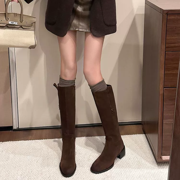 Каблуки с круглыми головами, но сапоги с коленями осенью и зимой коричневый дикий толстый каблуки прямые сапоги рыцаря маленькие тонкие высокие сапоги