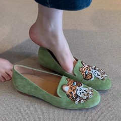羊皮版 ~ レトロな刺繍のつや消しのスエードの豆の靴の女性の足は丸い頭を踏んで快適な内に高くなります。