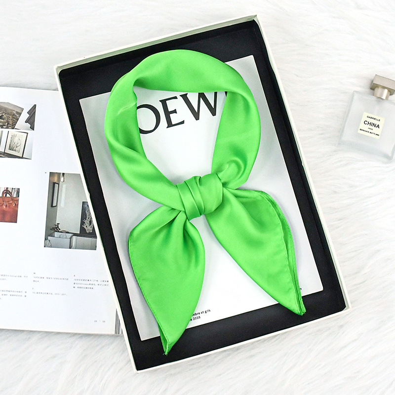 Comercio exterior primavera y otoño bufandas de seda delgadas de color sólido simple 70 bufandas de seda cuadrada de moda para viajes versátiles bufandas de mujer sensación de alto nivel