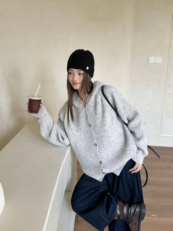 秋冬季经典款连帽毛衣外套女大码时尚木扣卫衣慵懒风外穿针织开衫|undefined