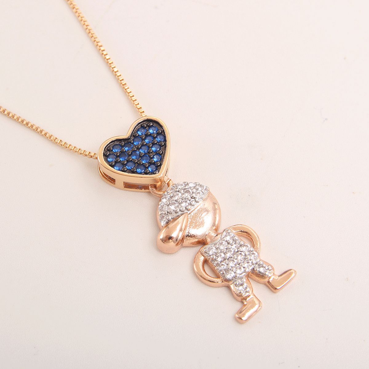 Transfronterizo europeo y americano de los hombres y las mujeres Nuevo colgante de collar chapado en oro con incrustaciones de circón de la moda de las mujeres de la joyería de cercanías