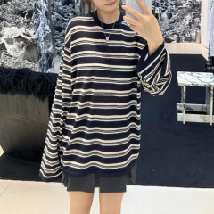 2025秋季新款女装时尚百搭圆领长袖深蓝条纹针织衫上衣MBE3SWT014
