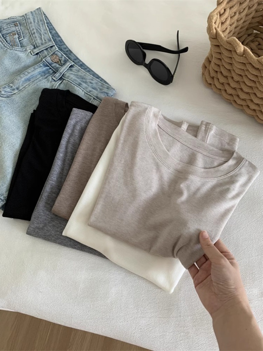 ライゼルのシルクのウールの小さい飛袖のtシャツの女性の夏の薄いタイプの半袖はやせています。