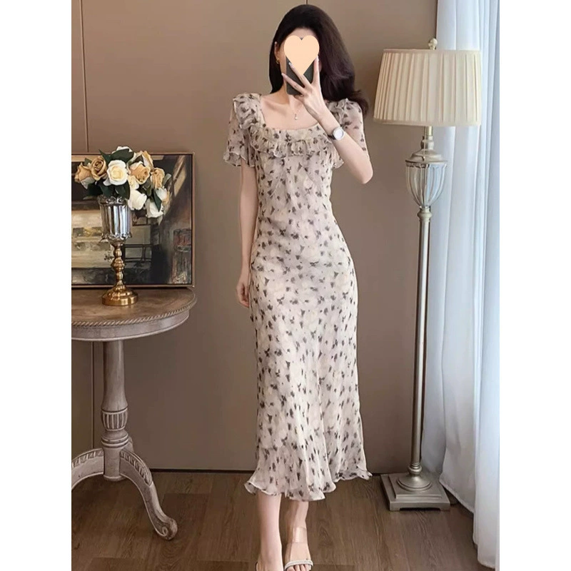 Французское элитное платье с квадратным вырезом, нежное лето 2025, с пышной талией, новое, стройнящее, нишевое, с цветочным принтом.