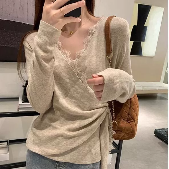 Корейская версия темпераментного кроссовера с нерегулярными кружевными рукавами нижняя рубашка женская осенняя и зимняя трикотажная рубашка