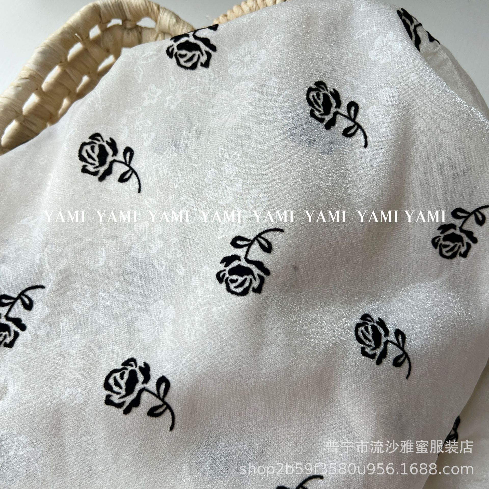 Tejido de estilo chino brillante en relieve de chiffón oscuro flocado una rama de tela de ciruela rosa cheongsam nuevo conjunto de estilo chino