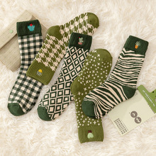 ins冬季新品毛圈襪子女個性綠系卡通刺綉毛巾女士中筒襪加厚女襪