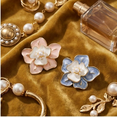 Versatile Camellia Brooch with a Small Fragrance Style, Luxurious and Elegant Enamel Painted Flower Pin, Neckline Anti-Exposure Buckle