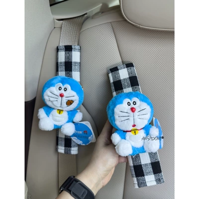 Sürətlər qutusu və əl tormozu başlıqları Pads for All Seasons, Cartoon - shoulder-pads-linen-black-check-genuine-doraemon-cute-tongue-out-two