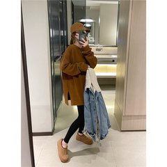 春は遅くない毛を磨いて綿毛のtシャツをつかみます。
