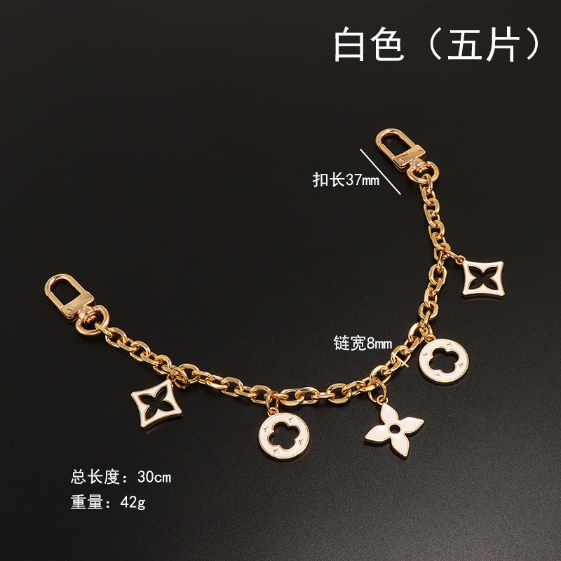 5 white hangings 30cm chains