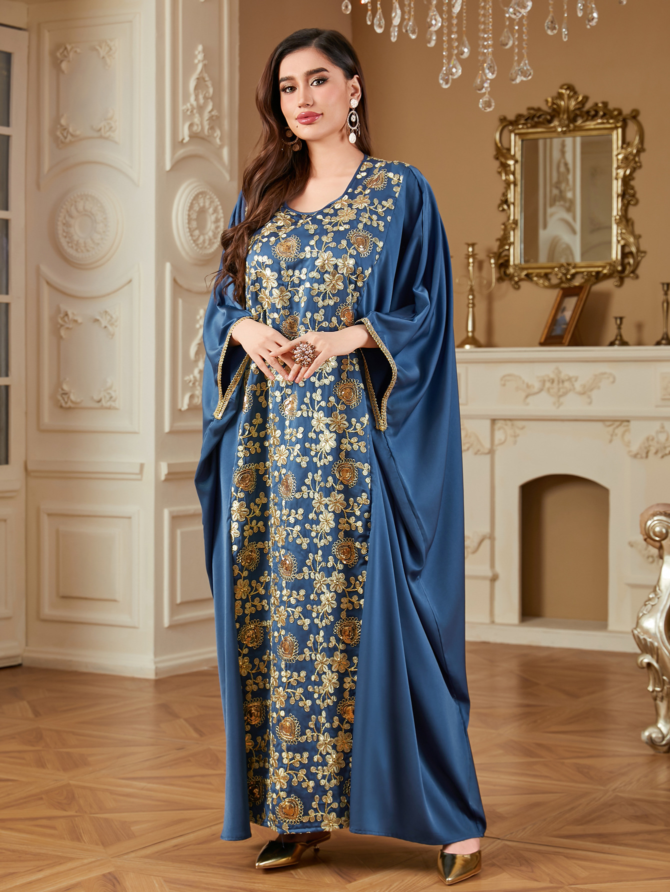 Embroidered Muslim Dress With Batwing Sleeves And Sequined Details_voghion.com