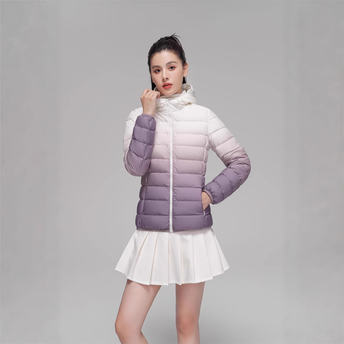 Cross-Border Women's Autumn and Winter New 90 Velvet Lightweight down Jacket Women's Stand Collar Hooded Gradient Color Large Size White Duck down