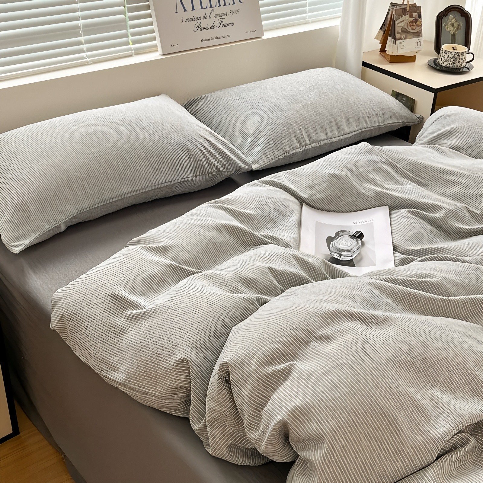 Cama de cuatro piezas de algodón sin impresión de viento A puede dormir desnudo cubierta de edredón sábanas de cama dormitorio tres piezas de conjunto