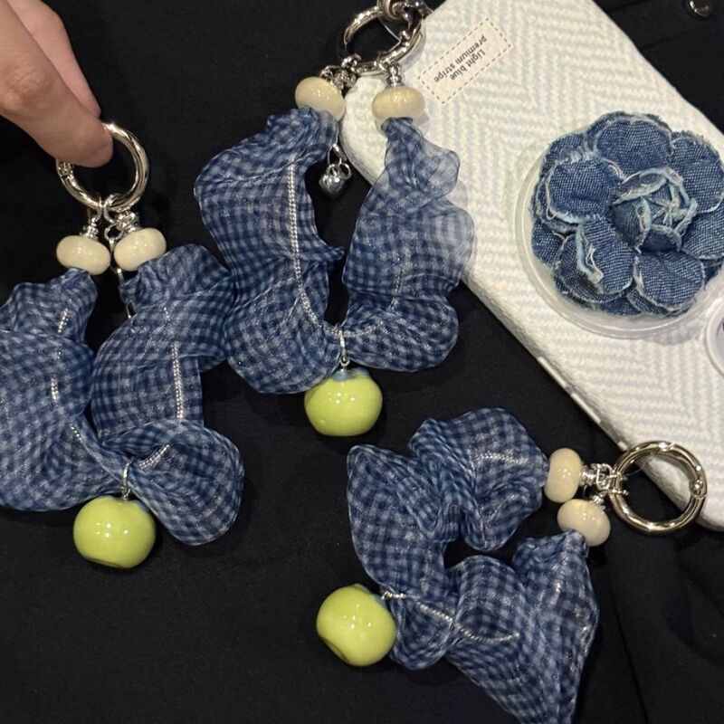 Korean-style bubble plaid yarn phone chain can be used as a hand-held accessory, keychain, bag decoration, versatile gift for friends, and water bottle decoration