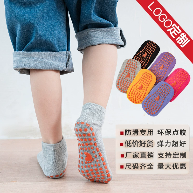 Рисование и обработка образцов логотипа на заказ, цикл доставки, короткие жаккардовые вышивки, нескользящие носки из полиэстера, горячее тиснение, детские носки с низкой трубкой